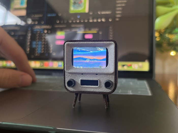 Der TinyTV 2 (Bild: Tinycircuits)